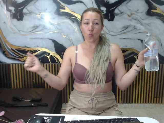 chrystal85 webcam