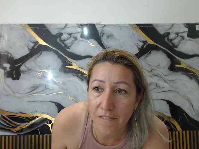 chrystal85 chrystal85