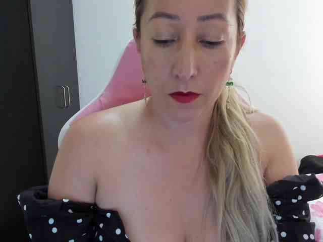 chrystal85 webcam