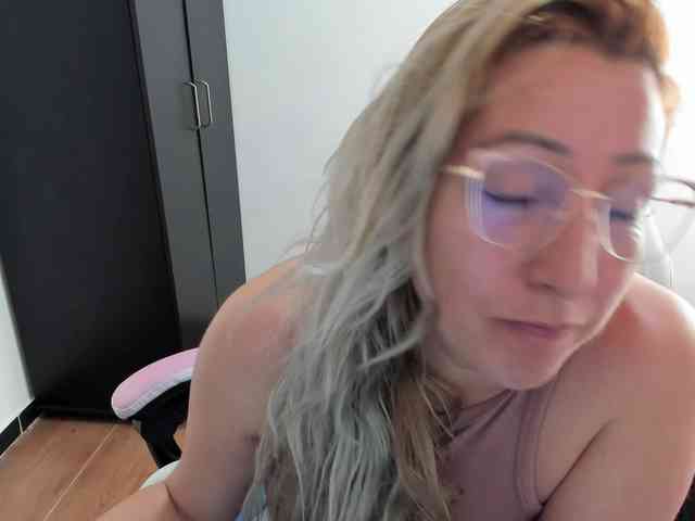 chrystal85 chrystal85