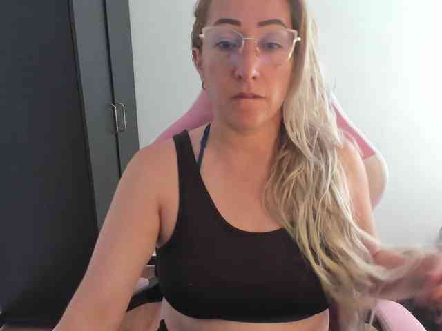 chrystal85 chrystal85