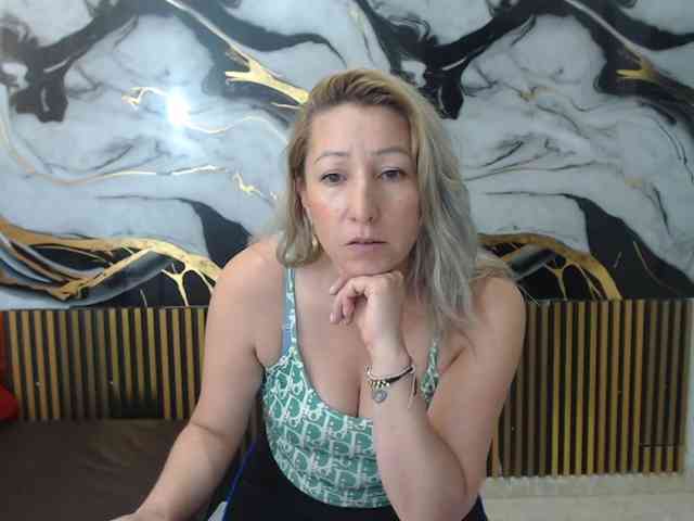 chrystal85 webcam