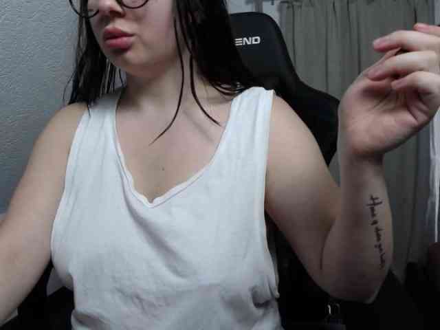 SelenaNoir webcam