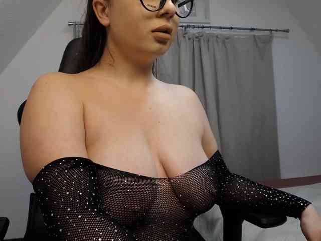 SelenaNoir webcam