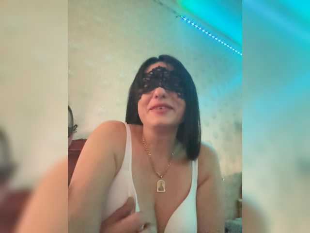 Vika-62 – webcam model profile photo