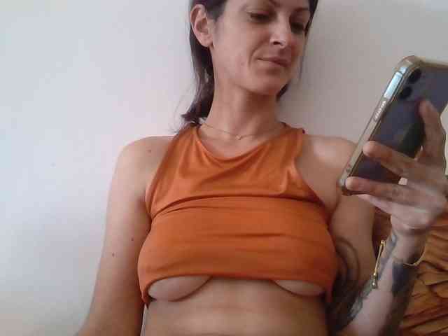 anissawhitens webcam