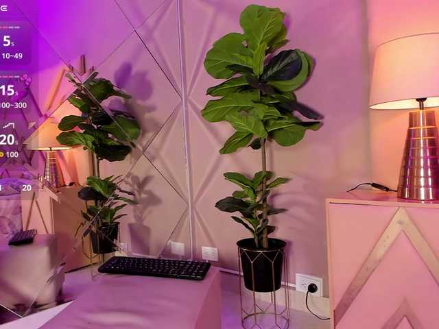 MiaCassel's BongaCams show and profile