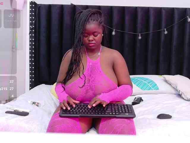 thickebonyprincess webcam