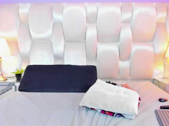 megan-loviitz's BongaCams show and profile