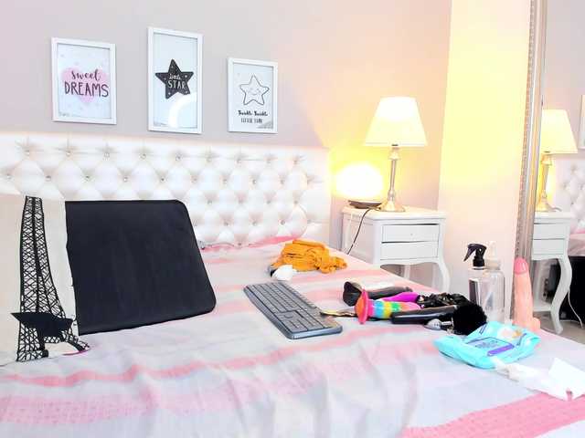 megan-loviitz's BongaCams show and profile