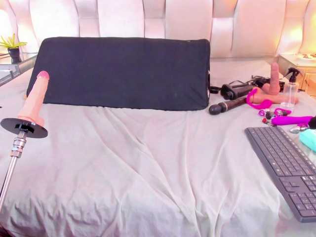 megan-loviitz's BongaCams show and profile