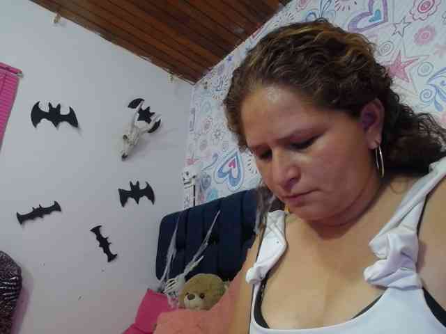 ALICIA-REYES webcam
