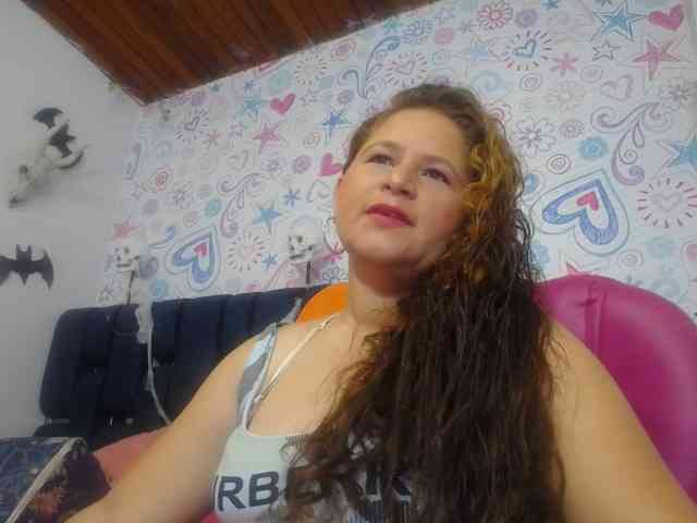 ALICIA-REYES bongacams