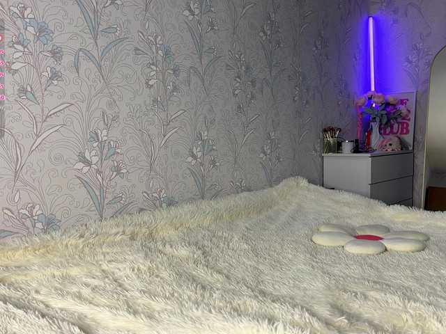 BreannaKensey's BongaCams show and profile