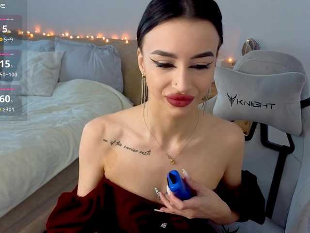 AdeleLaCroix's BongaCams show and profile