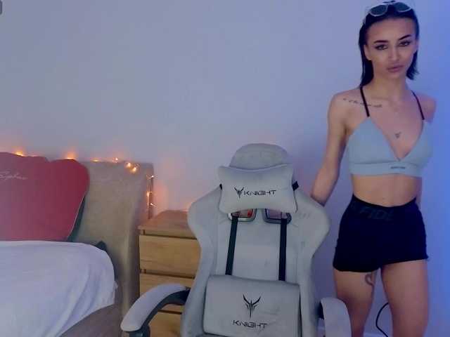 AdeleLaCroix's BongaCams show and profile