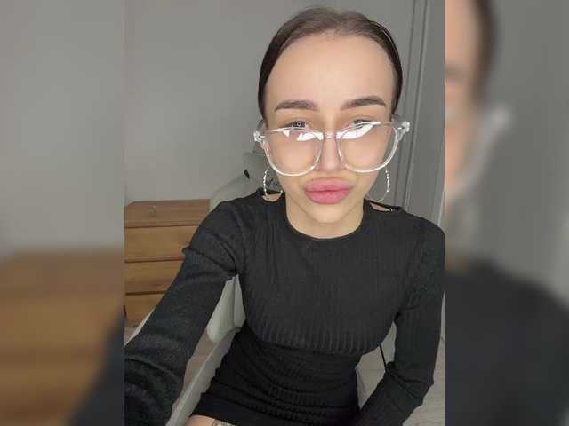 AdeleLaCroix's BongaCams show and profile