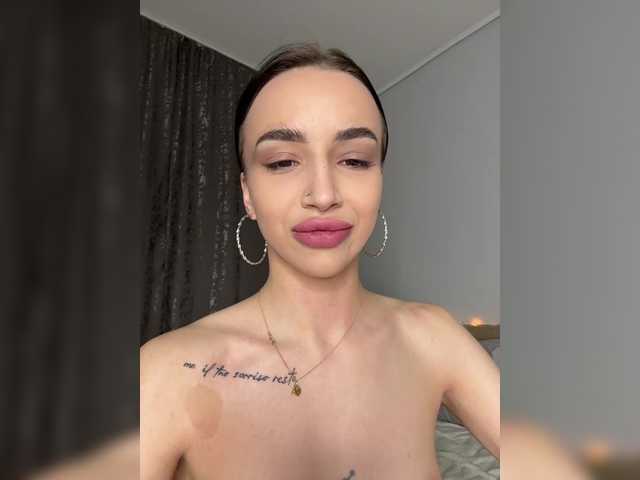 AdeleLaCroix's BongaCams show and profile