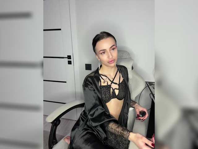 AdeleLaCroix's BongaCams show and profile