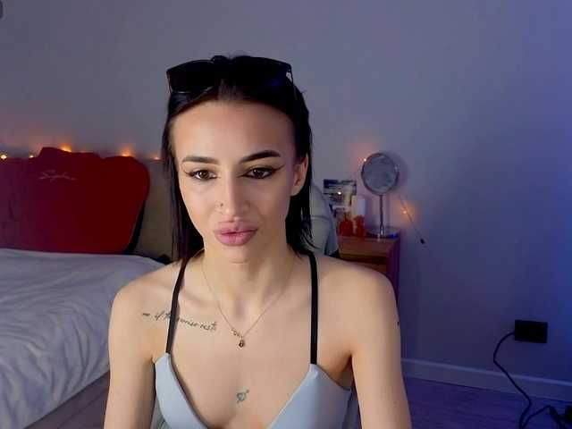 AdeleLaCroix's BongaCams show and profile