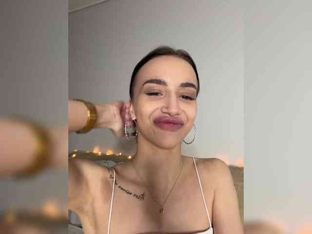 AdeleLaCroix AdeleLaCroix