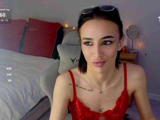 AdeleLaCroix webcam
