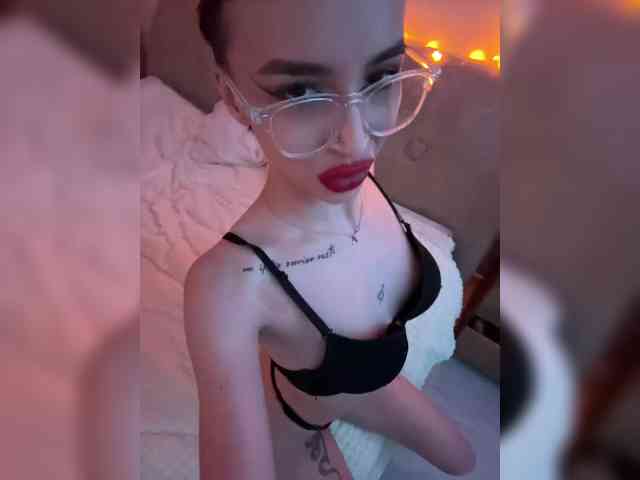 AdeleLaCroix AdeleLaCroix