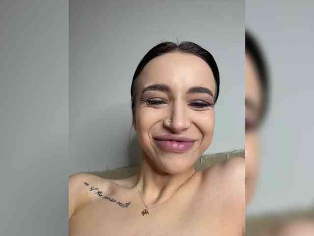 AdeleLaCroix AdeleLaCroix