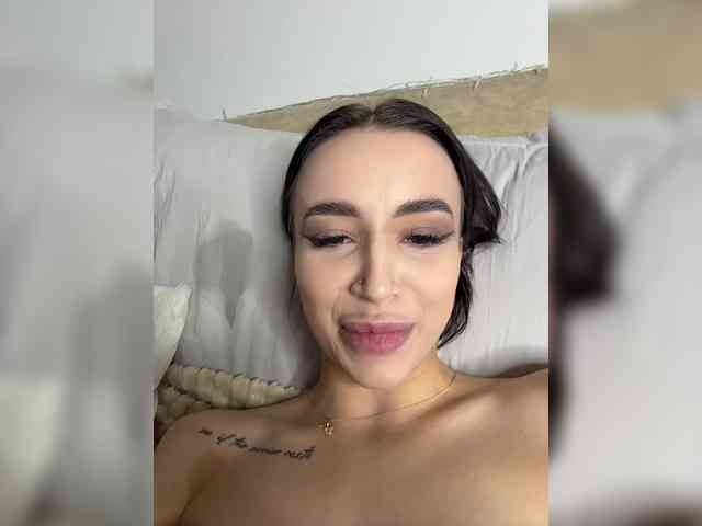 AdeleLaCroix AdeleLaCroix