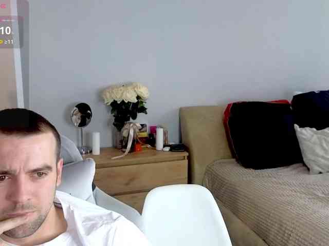 AdeleLaCroix webcam