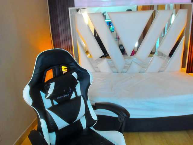 celeste-coquette's BongaCams show and profile