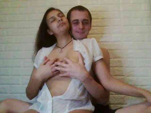 KrisTony Live Webcam on BongaCams