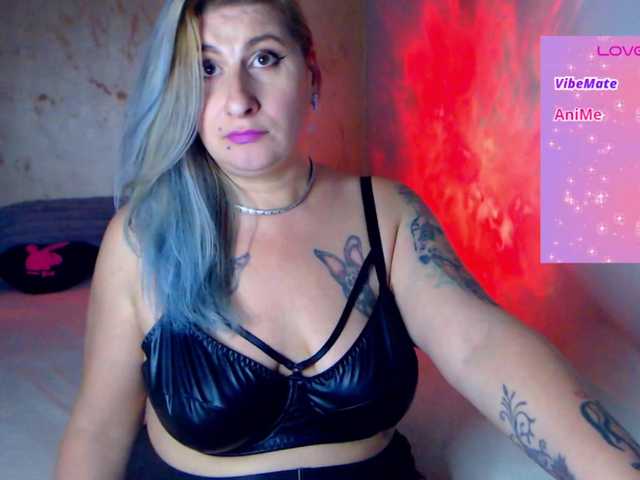 le modèle LilithGreen est en webcam porno dans un show sur le site bongacams, il possède les tags suivants: White/Caucasian,Brunette,Shaved