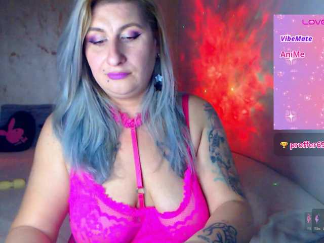 LilithGreen live cam profile