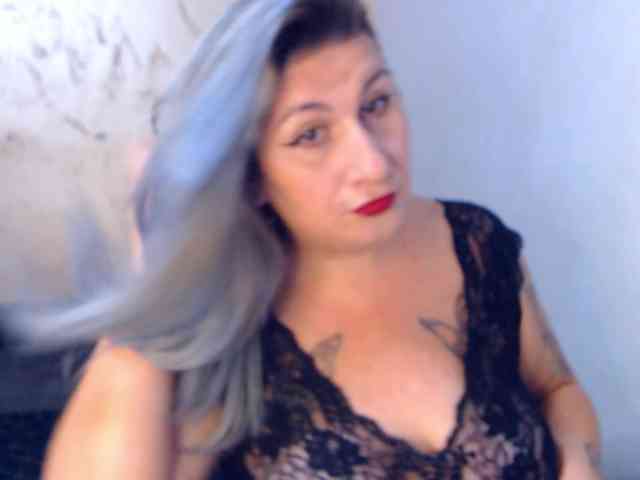 LilithGreen webcam