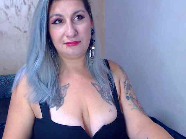 LilithGreen webcam