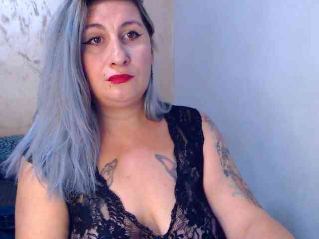 LilithGreen webcam