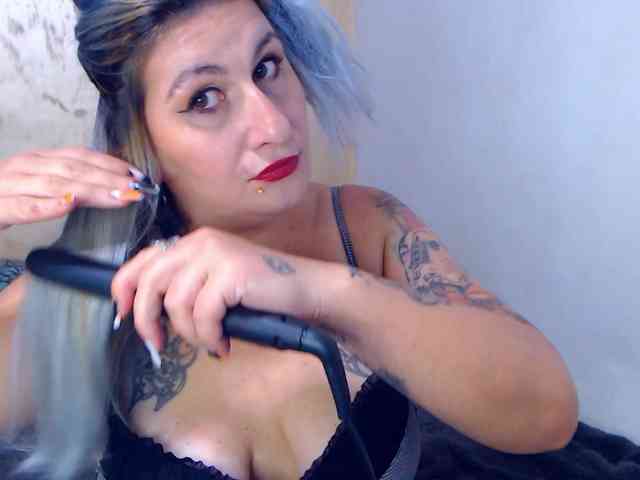 LilithGreen webcam