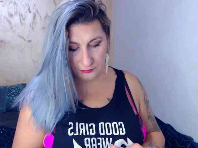 LilithGreen webcam