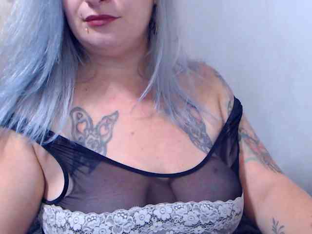 LilithGreen webcam