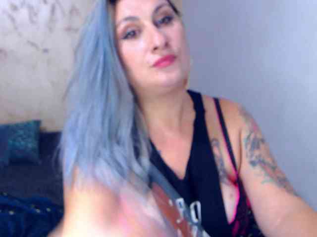 LilithGreen webcam
