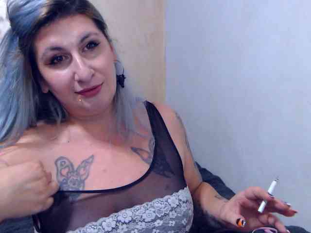 LilithGreen webcam