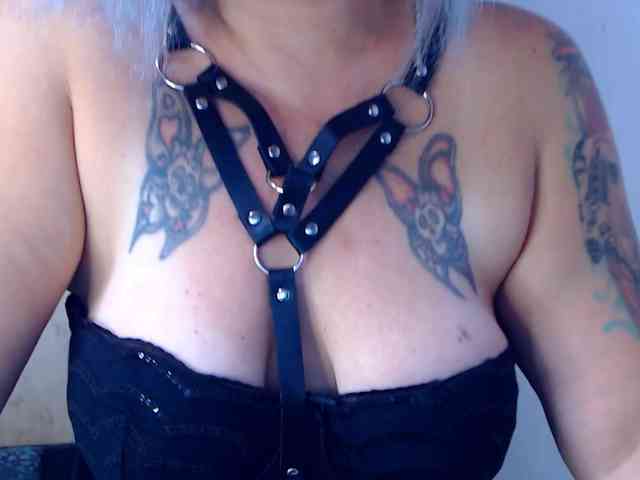 LilithGreen webcam