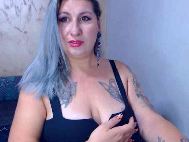 LilithGreen webcam