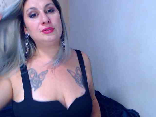 LilithGreen webcam