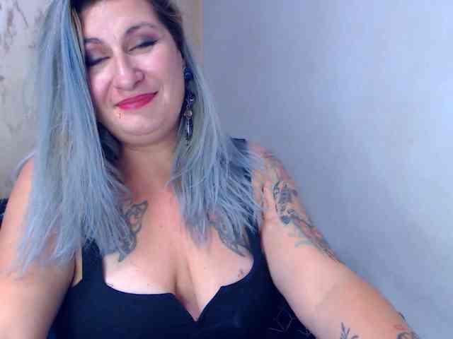 LilithGreen webcam