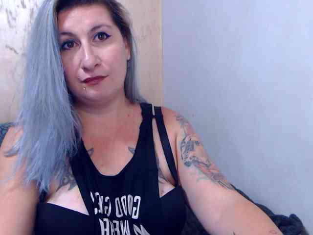 LilithGreen webcam