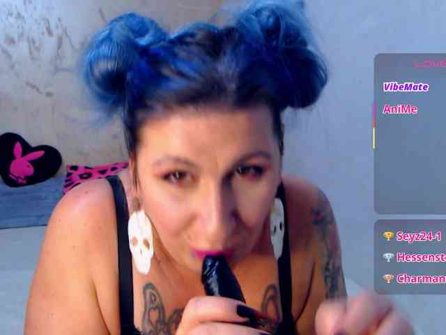 LilithGreen webcam