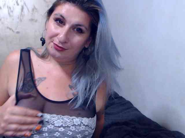 LilithGreen webcam