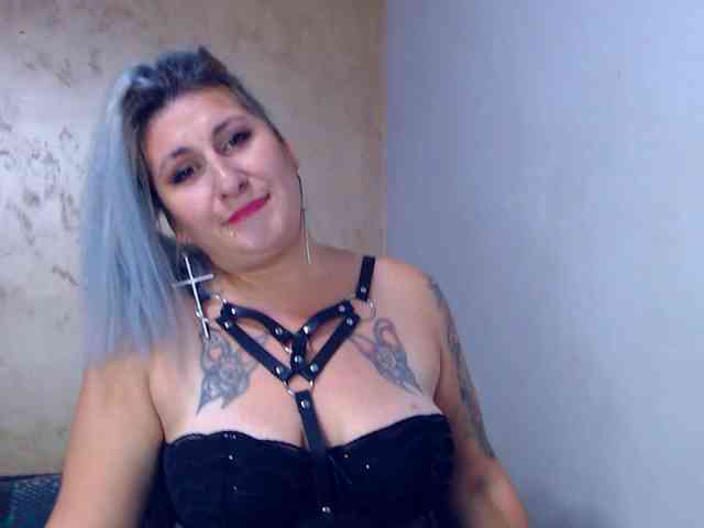 LilithGreen webcam